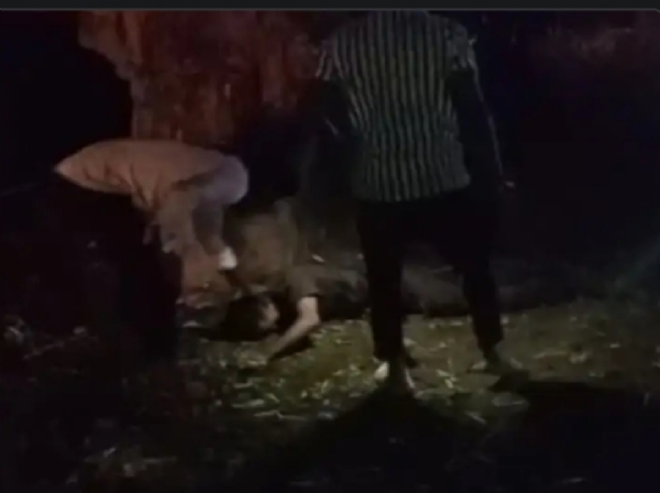 چھتیس گڑھ:سڑک حادثہ میں تین نوجوانوں کی موت ،ناراض لوگوں کاڈائل 112 ٹیم پر حملہ چھتیس گڑھ:سڑک حادثہ میں تین نوجوانوں کی موت ،ناراض لوگوں کاڈائل 112 ٹیم پر حملہ