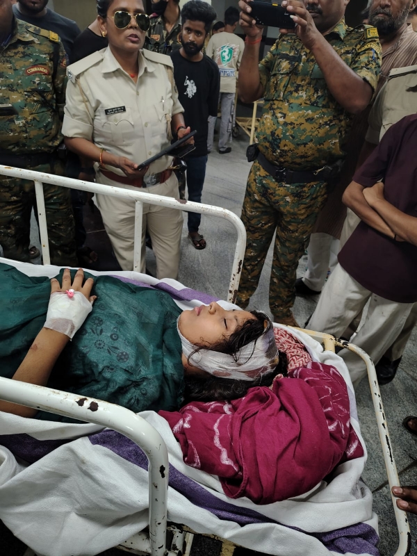 پک اپ اور آٹو کی ٹکر میں چار کی جائے وقوع پر موت، چار زخمی پک اپ اور آٹو کی ٹکر میں چار کی جائے وقوع پر موت، چار زخمی