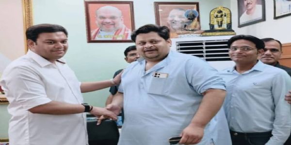 وزیرِ مملکت برائے بنیادی تعلیم سندیپ سنگھ کو سالگرہ کی مبارکباد پیش