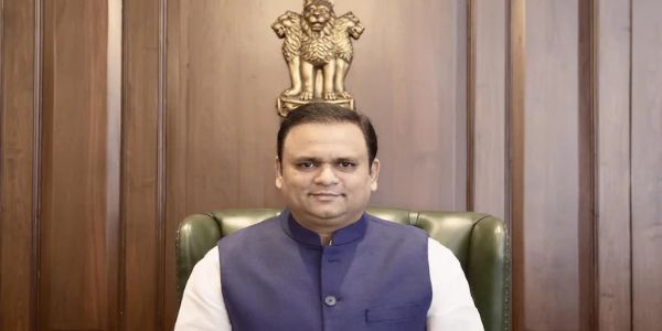 مراٹھی زبان صحیح نہ پڑھنے پر سنجے راؤت کا اسمبلی اسپیکر راہل نارویکر کی معطلی کا مطالبہ