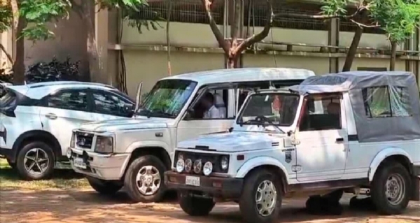 ریمس میں میڈیکل سیٹ الاٹمنٹ میں بے ضابطگیوں کی تحقیقات تیز، سی آئی ڈی ٹیم نے دستاویزات کی جانچ پڑتال کی ریمس میں میڈیکل سیٹ الاٹمنٹ میں بے ضابطگیوں کی تحقیقات تیز، سی آئی ڈی ٹیم نے دستاویزات کی جانچ پڑتال کی