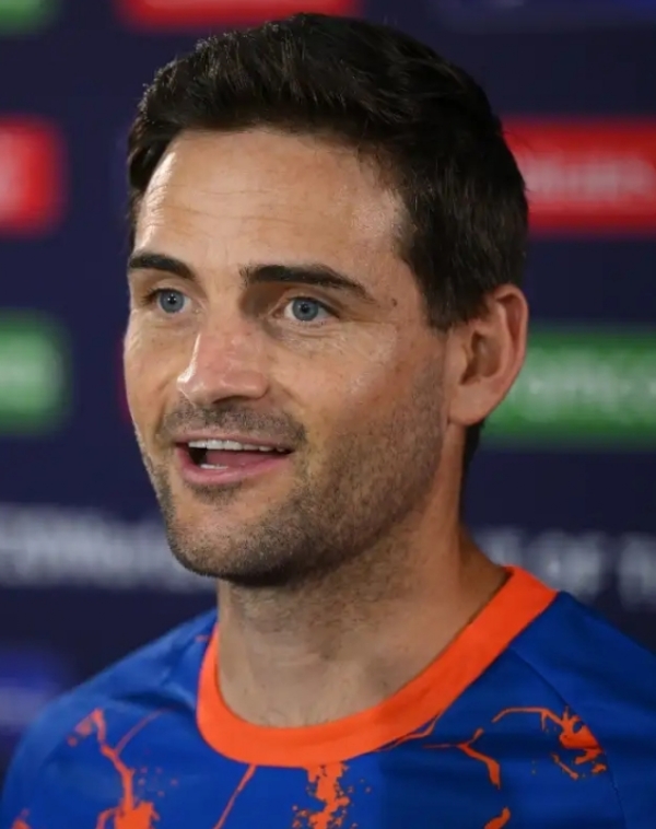 Sports-Cricket-RyanCook-stepsdown-Netherlands-coac