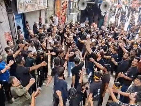 بھوپال میں عقیدت مند ماتمی جلوس منا رہے