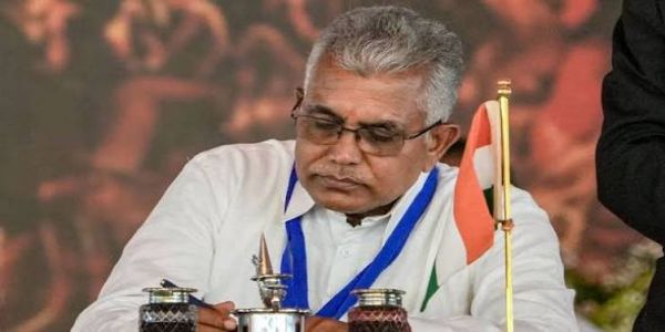 فٹ پاتھ کاروبار کے لیے نہیں، ناجائز تجاوزات ہٹائی جائیں گی: دلیپ گھوش