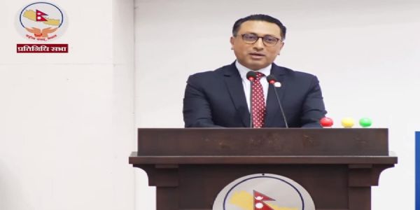 نیپال کے وزیر خزانہ کا دعویٰ: مشرق وسطیٰ میں کشیدگی کم ہونے کے بعد ہی پیٹرول اور ڈیزل کی قیمتیں کم ہوں گی