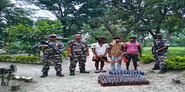 45ویں بٹالین ایس ایس بی نے نیپالی شراب کے ساتھ تین اسمگلروں کو گرفتار کیا