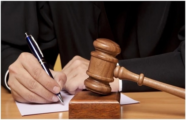 انڈے پھینکے جانے کے واقعات پر کلکتہ ہائی کورٹ سخت، ریاستی حکومت سے تفصیلی رپورٹ طلب