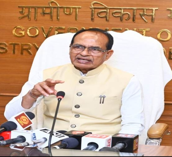 Shivrajsingh-at-flood-hit-arun Shivrajsingh-at-flood-hit-arun