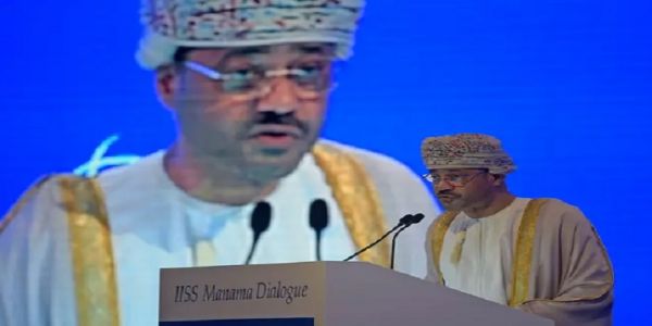 سلطنت عمان کا آبنائے ہرمز سے گزرنے پر فیس عائد کرنے کی حمایت کرنے سے انکار