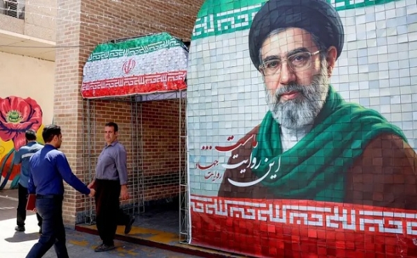 خامنہ کا امریکاپر ایرانی عوام میں تفرقہ پیدا کرنے کی کوشش کا الزام