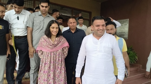 سیاست کرنے والے کھیل چھوڑ دیں، میں سیاست چھوڑ واپس میدان میں آرہی ہوں: ونیش پھوگٹ