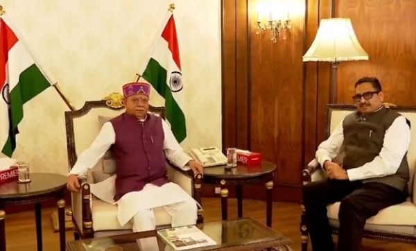 تلنگانہ کے نئے چیف سکریٹری کی گورنر سے ملاقات تلنگانہ کے نئے چیف سکریٹری کی گورنر سے ملاقات