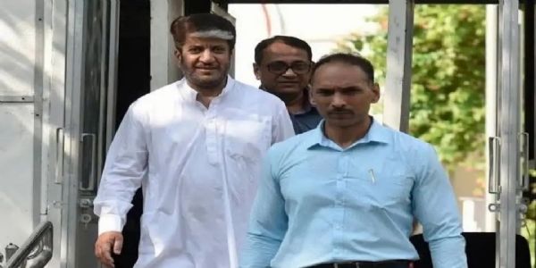 1996 کے سرینگر تشدد کیس میں شبیر شاہ کے علاوہ، 5 دیگر سینئر حریت رہنماؤں کے خلاف این آئی اے کی چارج شیٹ