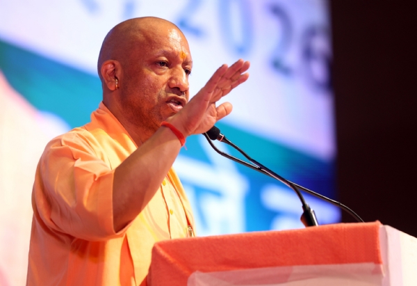 कार्यक्रम को संबोधित करते मुख्यमंत्री योगी कार्यक्रम को संबोधित करते मुख्यमंत्री योगी