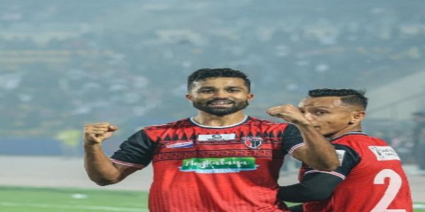 نارتھ ایسٹ یونائیٹڈ نے 27-2026 کے سیزن سے پہلے عاشر اختر اور دپیش چوہان کے ساتھ معاہدوں میں توسیع کی