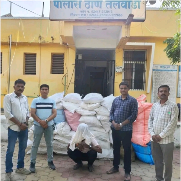 CRIME MAHA GUTKHA SEIZED IN BEED
