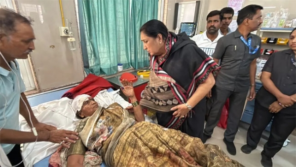 ACCIDENT MAHA TRUCK HITS PILGRIMS ACCIDENT MAHA TRUCK HITS PILGRIMS