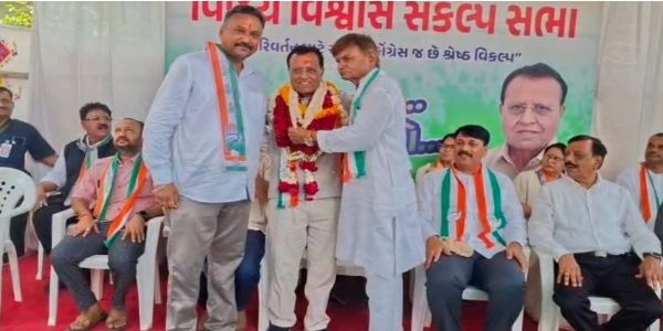 مانجل پور ضمنی انتخاب: کانگریس امیدوار بھیکھا بھائی رباری نے پرچہ نامزدگی داخل کیا