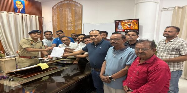 علی گڑھ میں عصمت دری متاثرہ کو انصاف دلانے کا مطالبہ، سابق رکن اسمبلی وویک بنسل نے ایس ایس پی سے ملاقات کی
