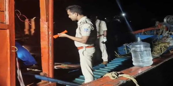 مغربی بنگال میں سمندر میں لاپتہ ٹرالر ملا، نو ماہی گیروں کی لاشیں برآمد، چھ دیگر کی تلاش جاری