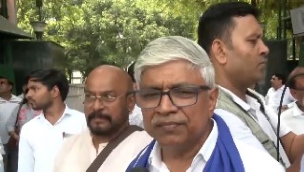 للتا گوتم کے اہل خانہ سے ملنے سے کانگریس کے وفد کو پولیس نے روک دیا