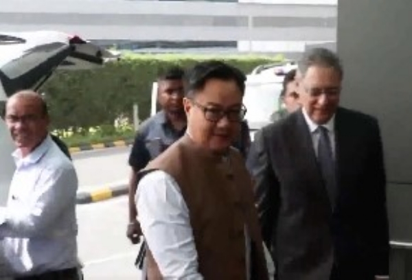 کرن رججو قطر کے سابق امیر کے انتقال پر تعزیت کے لیے دوحہ روانہ کرن رججو قطر کے سابق امیر کے انتقال پر تعزیت کے لیے دوحہ روانہ