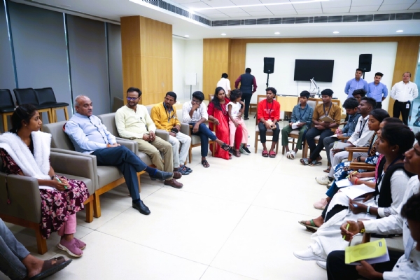 EDUCATION MAHA TRIBAL STUDENTS IIM VISIT EDUCATION MAHA TRIBAL STUDENTS IIM VISIT
