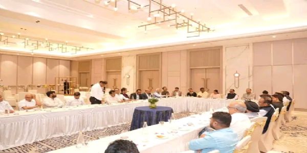 سی ایس این فرسٹ کی جانب سے ٹویوٹا گروپ اور صنعت کاروں کے ساتھ خصوصی تبادلۂ خیال اجلاس