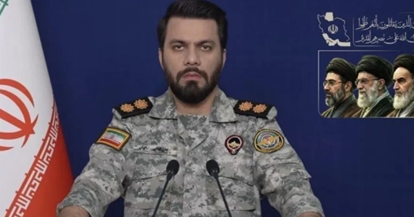 ایران نے مغربی ایشیا میں امریکی فوجی اڈوں پر حملوں کی دھمکی دی ایران نے مغربی ایشیا میں امریکی فوجی اڈوں پر حملوں کی دھمکی دی
