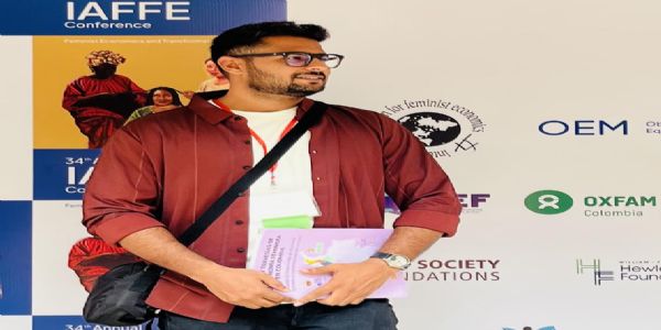اے ایم یو کے ریسرچ اسکالر نے کولمبیا میں منعقدہ بین الاقوامی کانفرنس میں خواجہ سراؤں کی مالیاتی شمولیت پر مبنی تحقیقی مقالہ پیش کیا