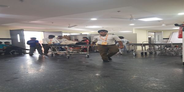 آر ایس ایس کے رضاکار پوری رتھ یاترا کے دوران خدمات میں مصروف رہے