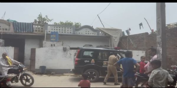 شکوہ آباد، اترپردیش میں دن دہاڑے پولیس تصادمیں دو بد معاش ہلاک ، فائرنگ میں ایس او جی کے دو اہلکار بھی زخمی