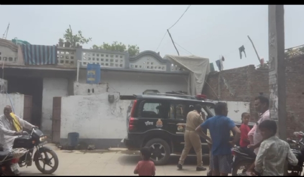 شکوہ آباد، اترپردیش میں دن دہاڑے پولیس تصادمیں دو بد معاش ہلاک ، فائرنگ میں ایس او جی کے دو اہلکار بھی زخمی