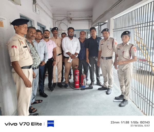 عدالتی عملے کو فائر فائٹنگ کی عملی تربیت فراہم کی گئی عدالتی عملے کو فائر فائٹنگ کی عملی تربیت فراہم کی گئی