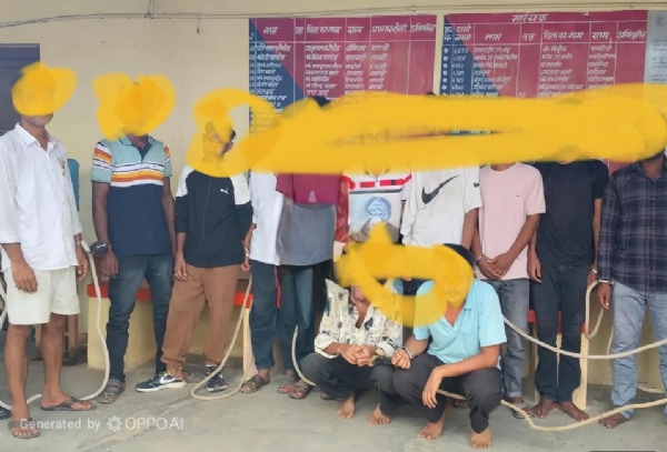 دیگھل بینک میں 175 گرام براؤن شوگر کےساتھ 12 گرفتار، متعدد اشیاء ضبط دیگھل بینک میں 175 گرام براؤن شوگر کےساتھ 12 گرفتار، متعدد اشیاء ضبط