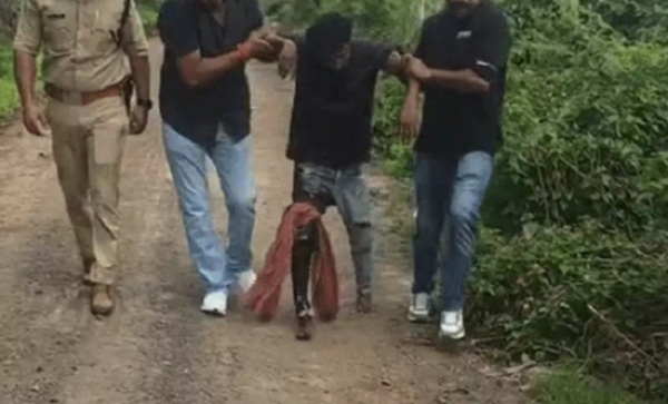 اہم ملزم کو مختصر تصادم کے بعد گرفتار کیا گیا اہم ملزم کو مختصر تصادم کے بعد گرفتار کیا گیا