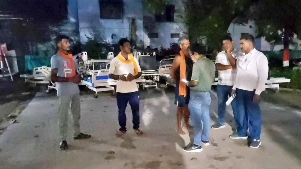 بہار میں ایک ہی خاندان کے تین افراد نےکی خودکشی، 4 سالہ بچے کو بھی زہر دینے کی کوشش بہار میں ایک ہی خاندان کے تین افراد نےکی خودکشی، 4 سالہ بچے کو بھی زہر دینے کی کوشش