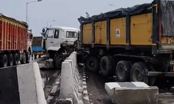 UP-ROAD-ACCIDENT-5-INJURED