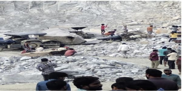 بنگلورو کے قریب پتھر کی کان میں چٹان گرنے سے 7 مزدور ہلاک، متعدد زخمی