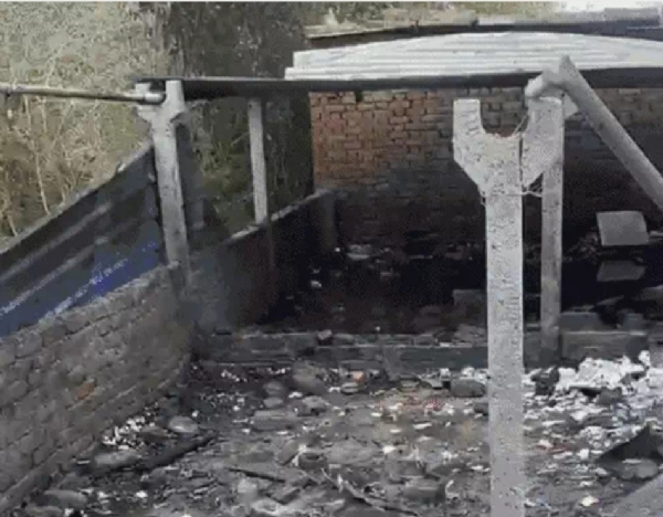 احمد آباد میں پٹاخہ بنانے والی غیر قانونی فیکٹری میں دھماکے سے ایک زخمی کی موت، مرنے والوں کی تعداد 10 ہو گئی احمد آباد میں پٹاخہ بنانے والی غیر قانونی فیکٹری میں دھماکے سے ایک زخمی کی موت، مرنے والوں کی تعداد 10 ہو گئی