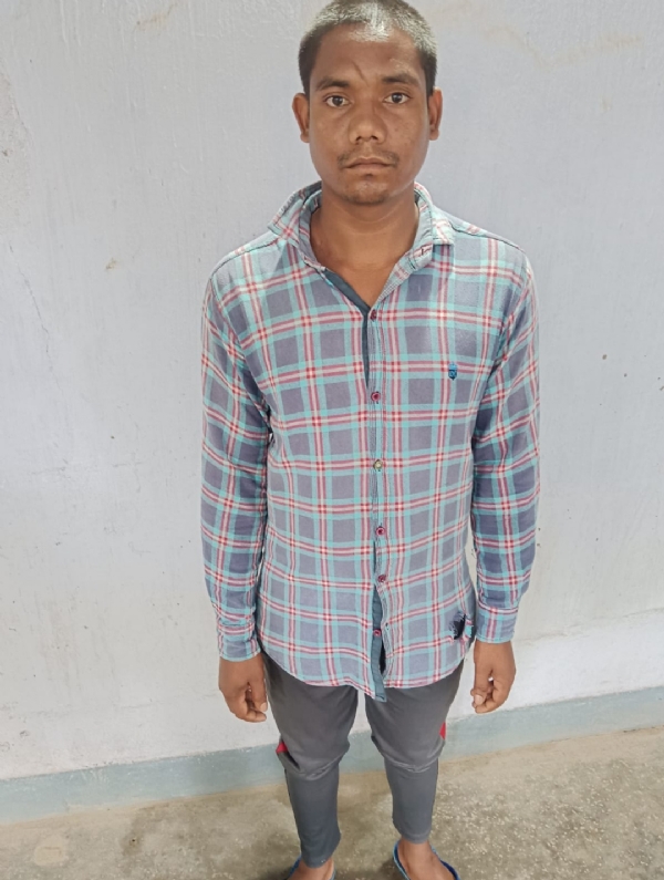 نابالغ کی عصمت دری اور والد کو قتل کرنے کے مجرم کو عمر قید کی سزا سنائی گئی نابالغ کی عصمت دری اور والد کو قتل کرنے کے مجرم کو عمر قید کی سزا سنائی گئی