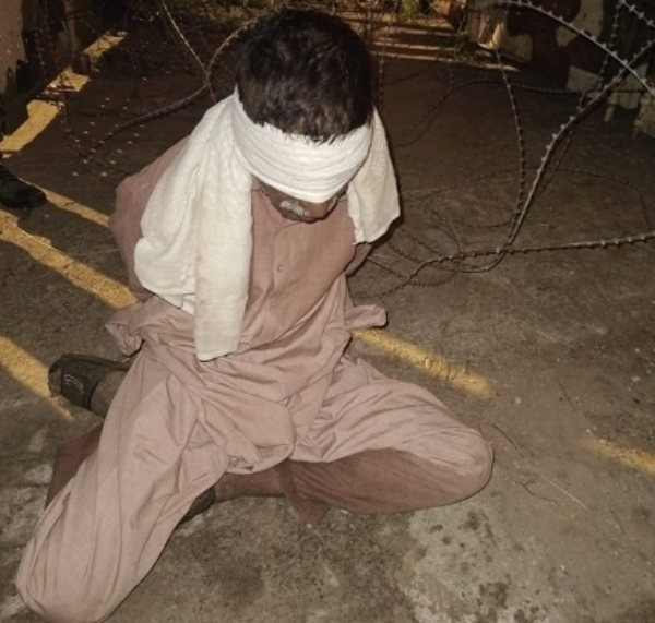 بی ایس ایف نے جموں میں پاکستانی شہری کو گرفتار کیا بی ایس ایف نے جموں میں پاکستانی شہری کو گرفتار کیا