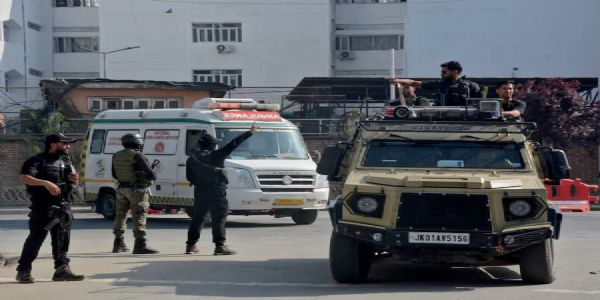 جموں و کشمیر کے اننت ناگ میں دہشت گردانہ حملہ، ایک پولیس اہلکار شہید
