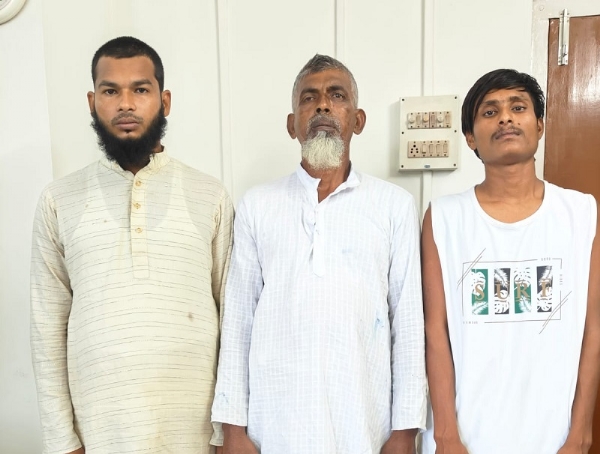 آسام ایس ٹی ایف نے پاکستانی دہشت گرد تنظیم ایس بی این کے تین مبینہ ارکان کو گرفتار کیا آسام ایس ٹی ایف نے پاکستانی دہشت گرد تنظیم ایس بی این کے تین مبینہ ارکان کو گرفتار کیا