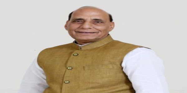 وزیر دفاع نے کرگل جنگ کے شہداء کو خراج عقیدت پیش کیا