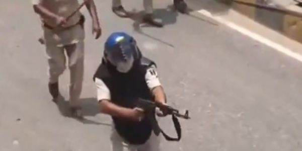 بہار میں طلبہ کے خلاف مبینہ زیادتی پر اپوزیشن کا احتجاج، وزیر داخلہ امت شاہ سے جوابدہی کا مطالبہ