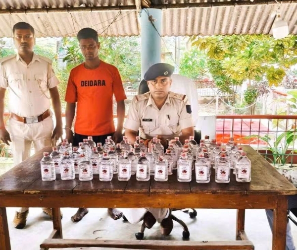 سکٹی پولیس نے نیپالی شراب کی 60 بوتلوں کے ساتھ اسمگلر کو کیاگرفتار