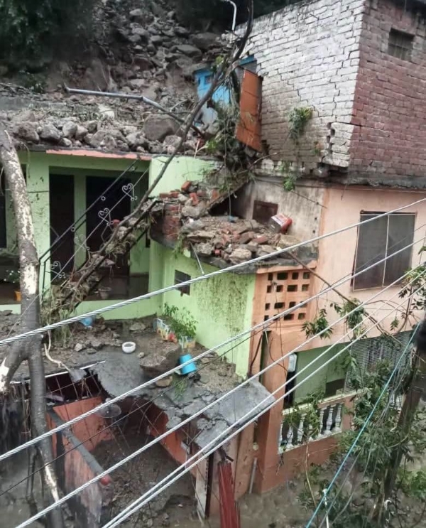 ہماچل میں موسلادھار بارش سے بڑے پیمانے پر تباہی ، چمبہ سب سے زیادہ متاثر، دو روز کے لیے اورنج الرٹ جاری ، 179 سڑکیں بند