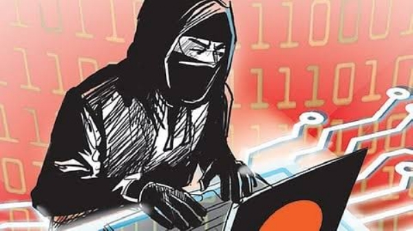 نوئیڈا: بینک کھاتے سے سائبر مجرموں نے 8 لاکھ 13 ہزار روپے اڑا لیے، متاثرہ شخص نے مقدمہ درج کرایا