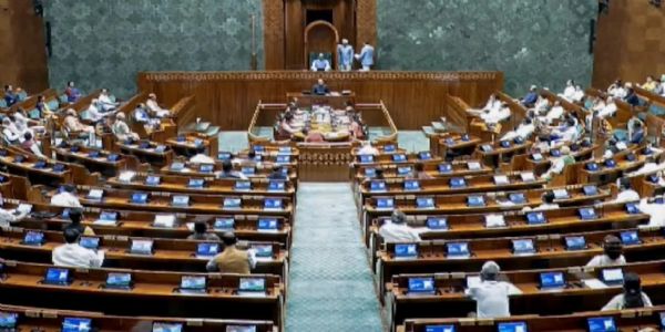 ملک کی نظریں پارلیمنٹ پر، آج لوک سبھا میں ’پیپر لیک روک تھام ترمیمی بل‘ پر بحث کا امکان